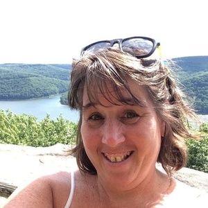 Meet your Posher, Carrie